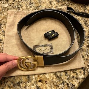 Authentic men’s reversible Gucci belt.